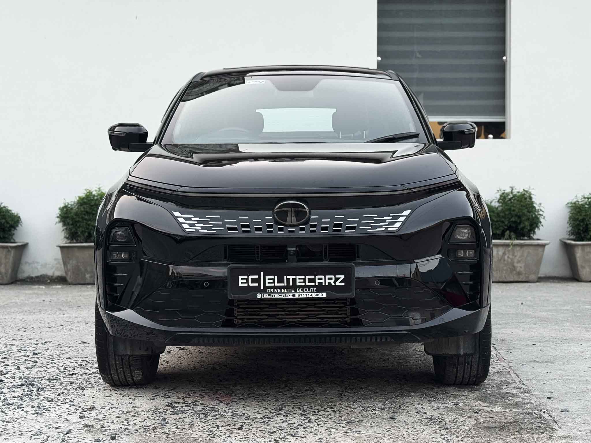 Tata Curvv Accomplished S 1.2 Hyperion GDI Dark Edition  featured image