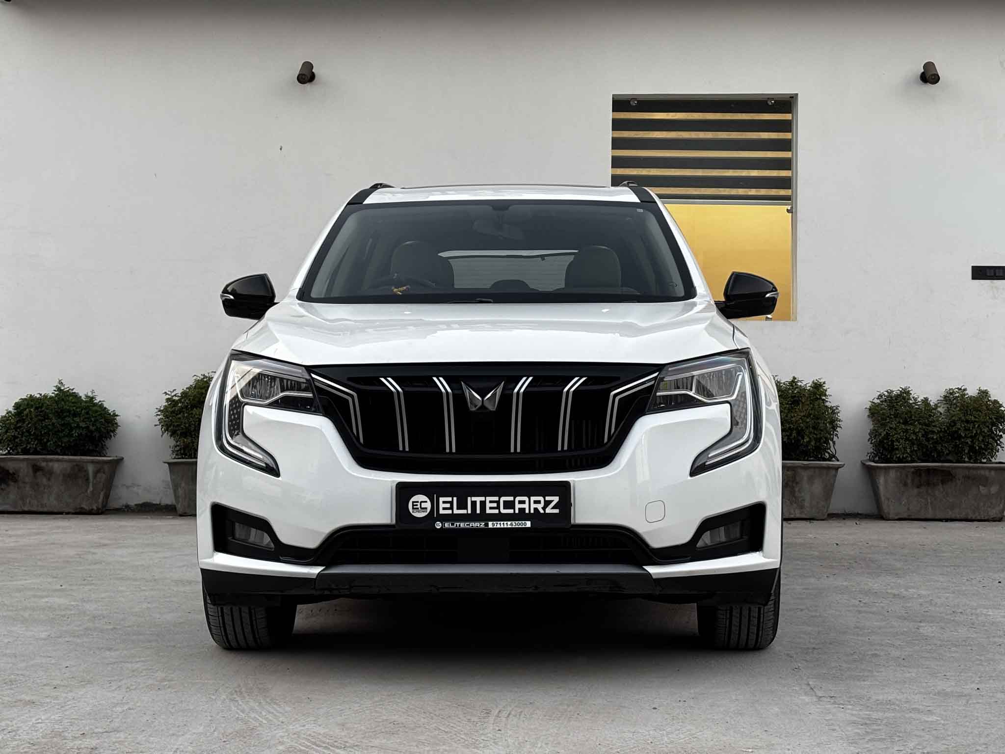 Mahindra XUV700 AX5 (5Str)  featured image