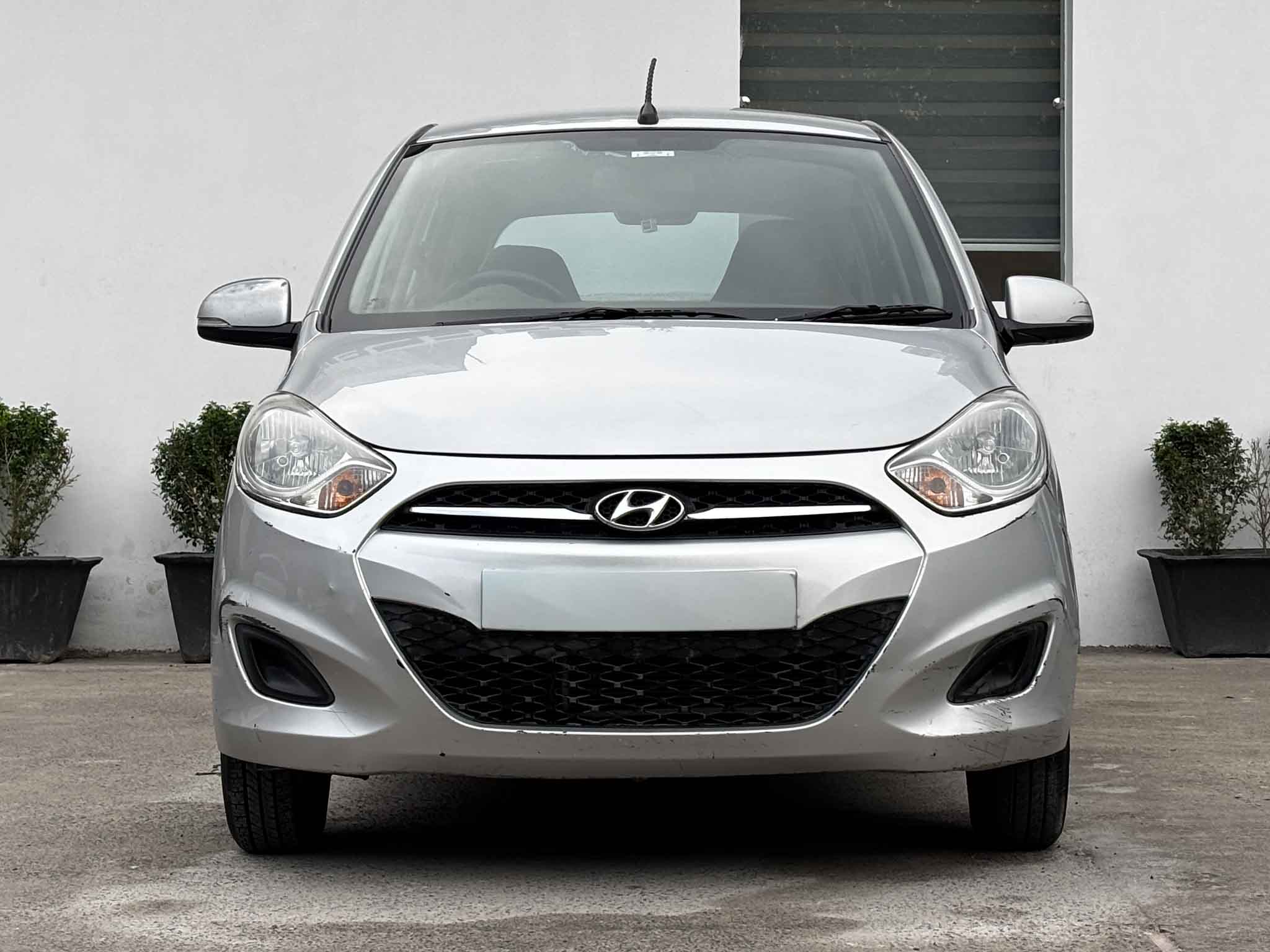 Hyundai i10 Magna related product images